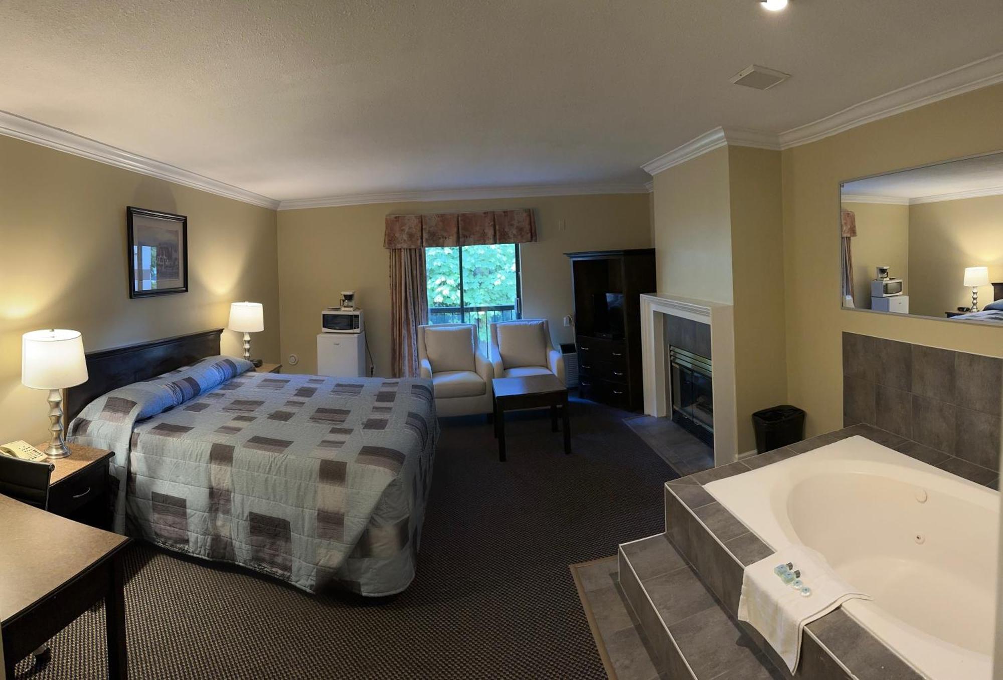סארי Canadian Inn מראה חיצוני תמונה