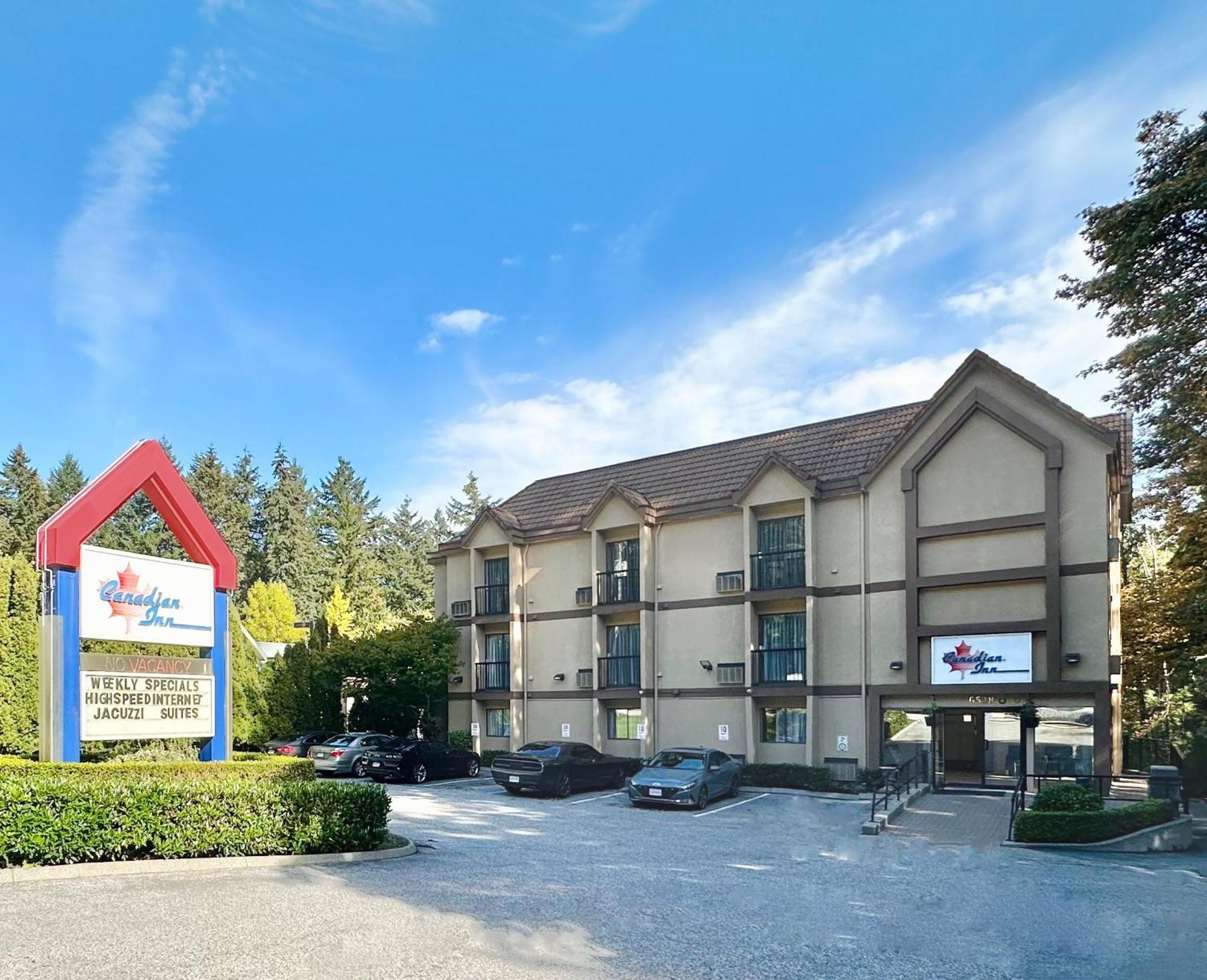 סארי Canadian Inn מראה חיצוני תמונה